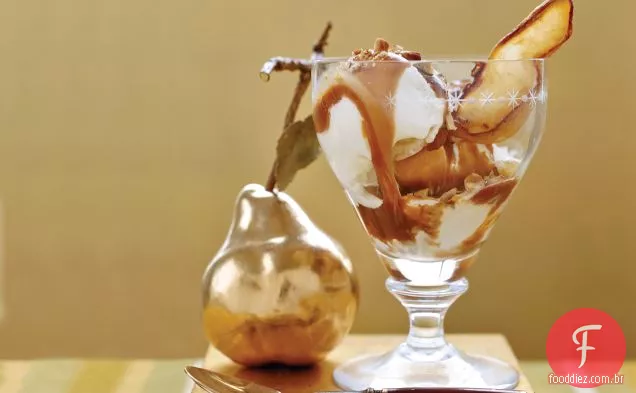 Sundaes de Pêra assada com molho balsâmico-caramelo
