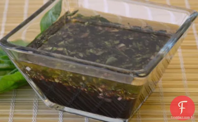 Vinagre Balsâmico E Marinada De Ervas Frescas