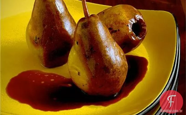 Peras Assadas Com Esmalte Balsâmico E Queijo