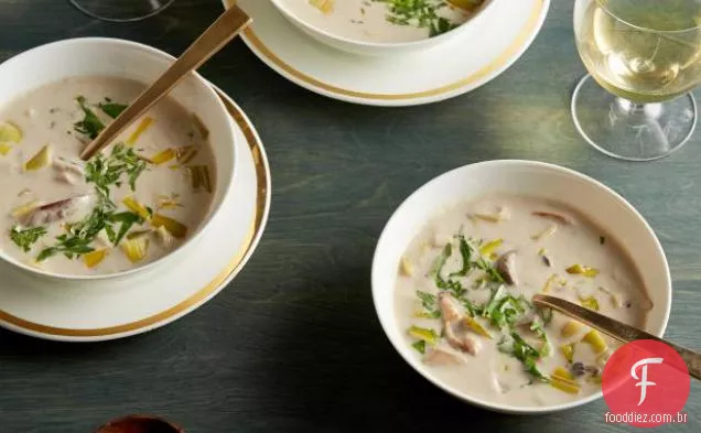 Creme de sopa de cogumelos selvagens