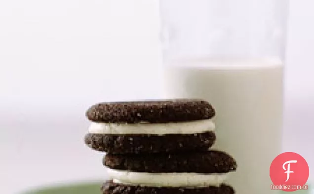 Sanduíches de Chocolate recheados com creme