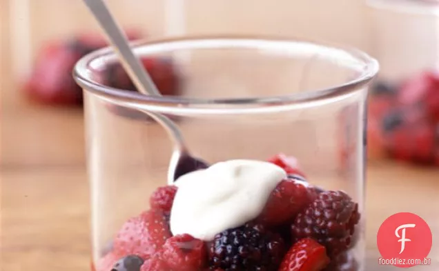 Bagas de verão com creme de queijo de cabra