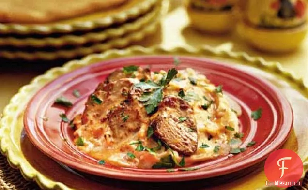 Carne grelhada com purê de batatas e creme de Chipotle