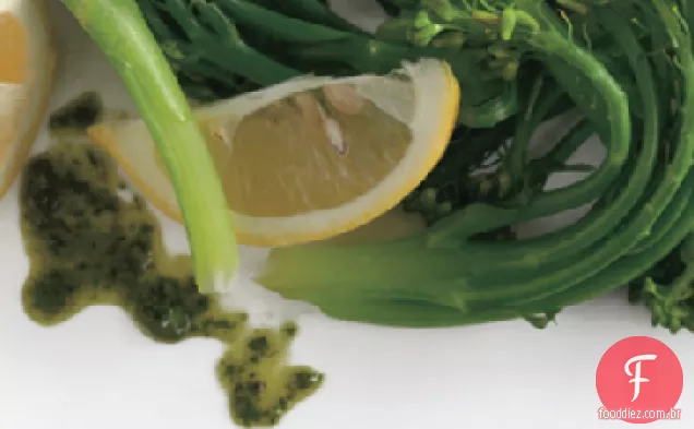 Broccolini com óleo de ervas italiano