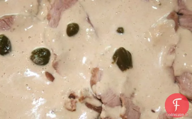 Peru Tonnato (peru frio italiano em molho de alcaparras de atum)