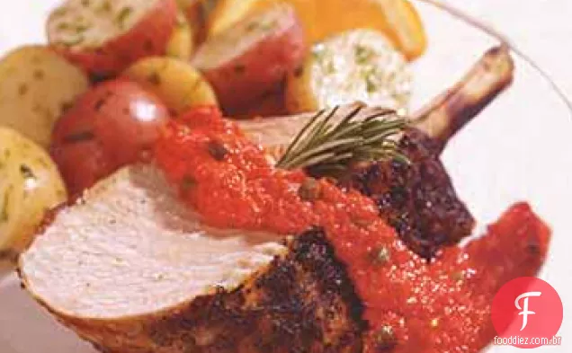 Costela De Porco Toscana grelhada assada com revestimento de alecrim e sabor de pimenta vermelha