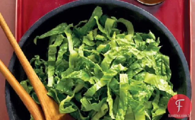 Salada Romaine com molho de anchova
