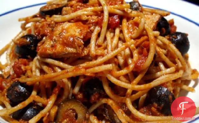Espaguete Com Atum Italiano E Alcaparras