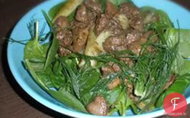 Fígado de frango quente e salada de erva-doce