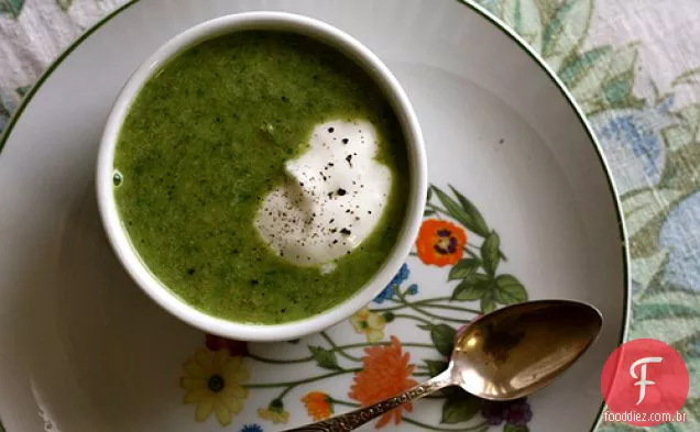Sopa De Brócolis E Rúcula