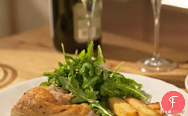 Galinha assada com ervas com salada de rúcula Selvagem