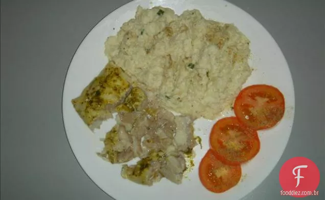 Boston Bluefish com espinafre e sopa