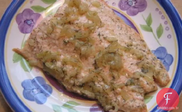 Salmão Com Molho De Endro Dijon