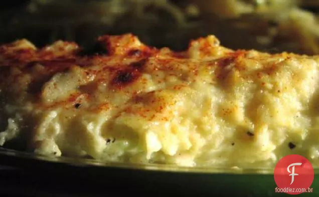 Tilápia assada com molho de Fondue e caranguejo