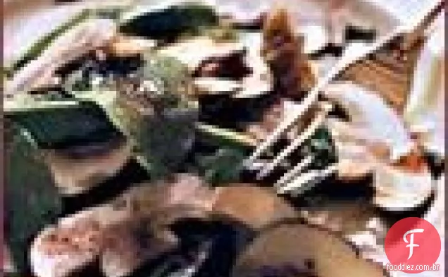 Salada de rúcula, cogumelos e nozes