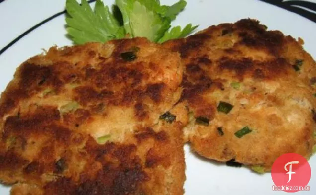 Bolos De Salmão Com Maionese De Erva - Limão