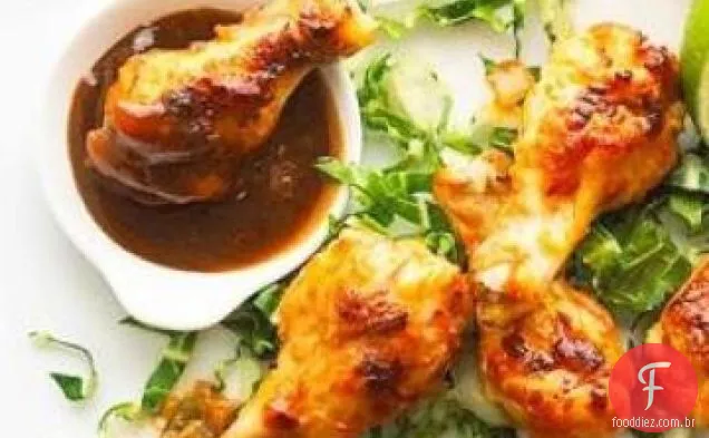 Asas de frango em molho de amendoim