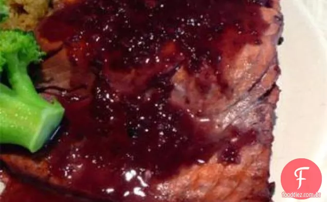 Salmão Com Molho De Vinho Tinto Temperado