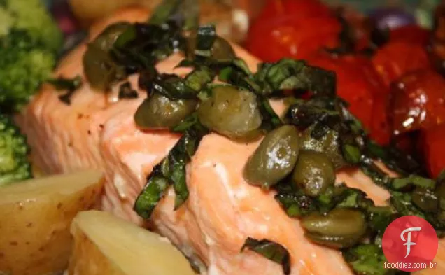 Salmão Assado Com Molho De Alcaparras