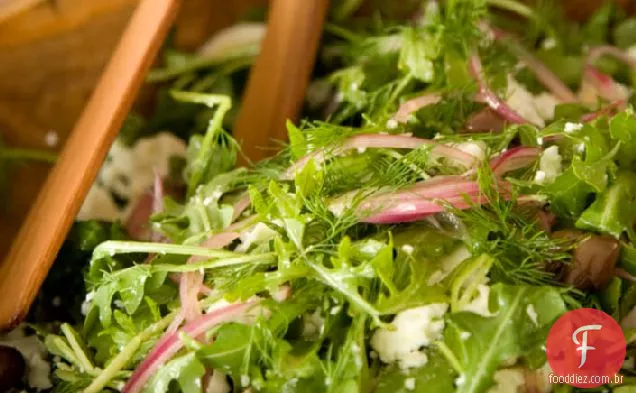 Salada de rúcula com azeitonas, Feta e endro