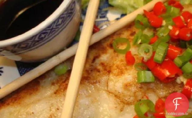 Pan bacalhau frito com molho asiático