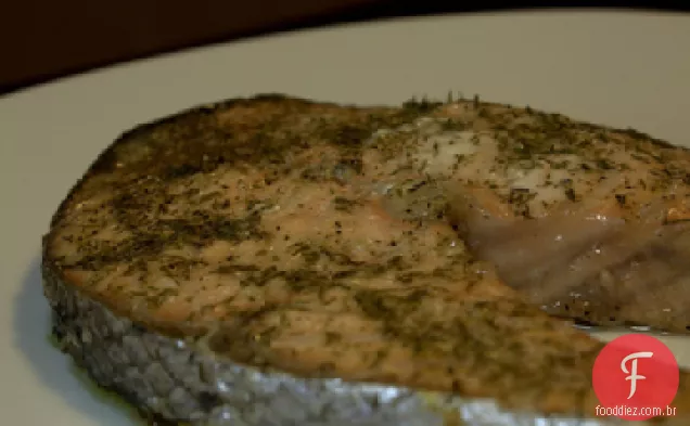 Salmão com limão e endro
