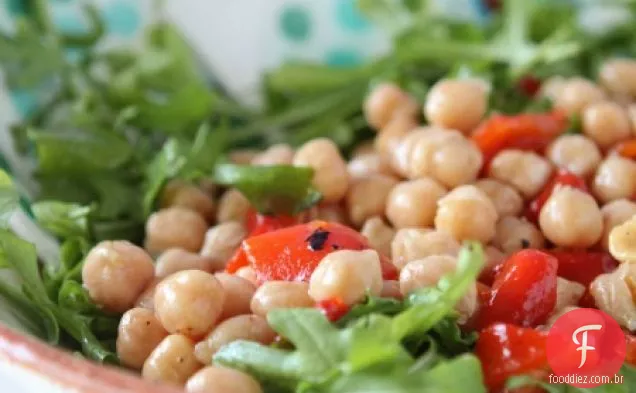 Molho De Limão Grão De Bico Regado E Salada De Rúcula De Pimentão