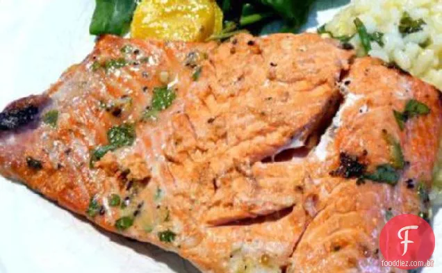 Salmão Grelhado Com Marinada De Kiwi