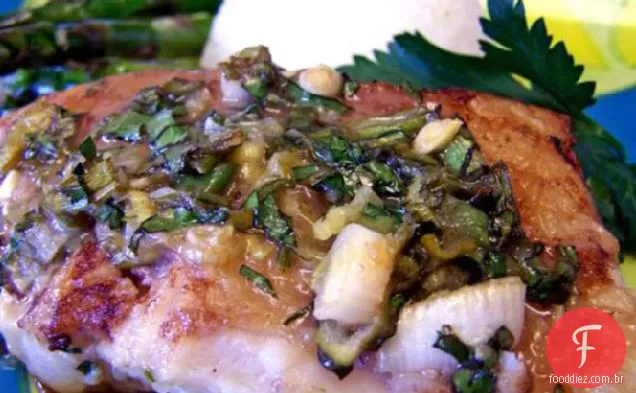 Filetes de bacalhau com um esmalte Asiático de coalhada de limão