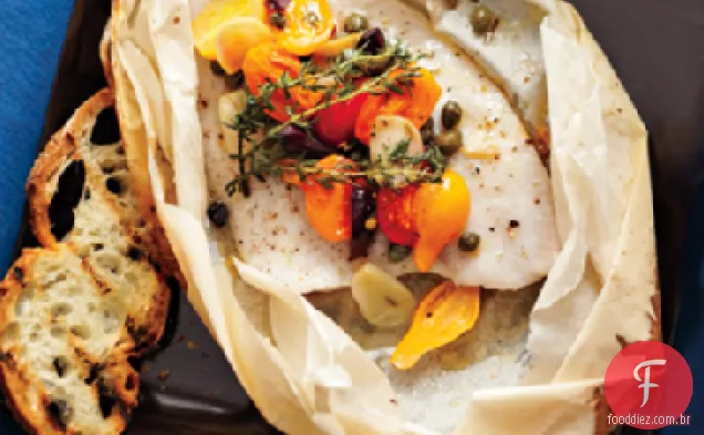 Sole en Papillote com tomates e azeitonas