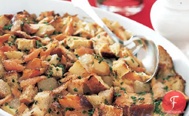 Caçarola de café da manhã com salmão defumado e batata