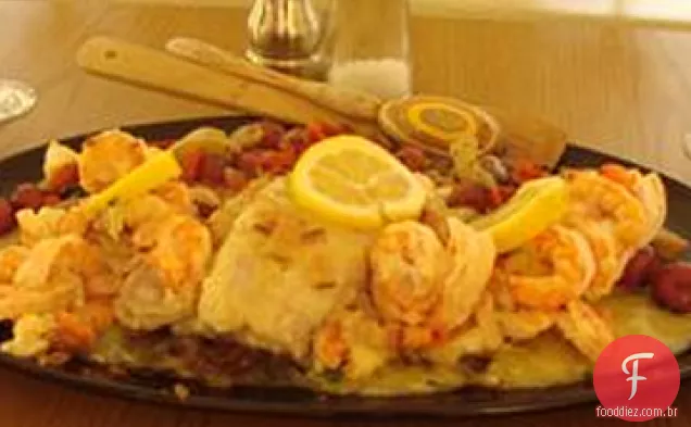 Peixe assado com camarão