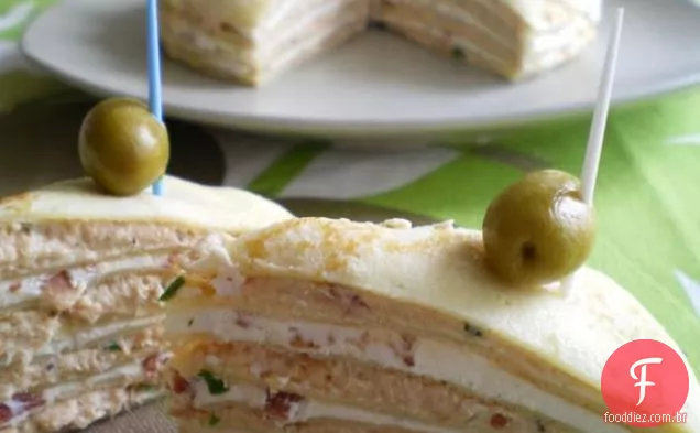 Aperitivos de Crepe de salmão e Cream Cheese