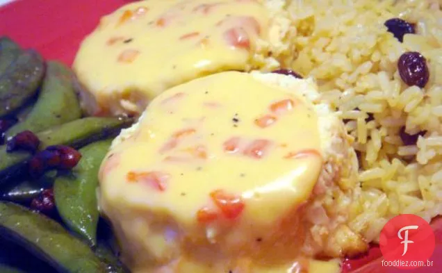 Xícaras De Salmão Com Molho De Queijo
