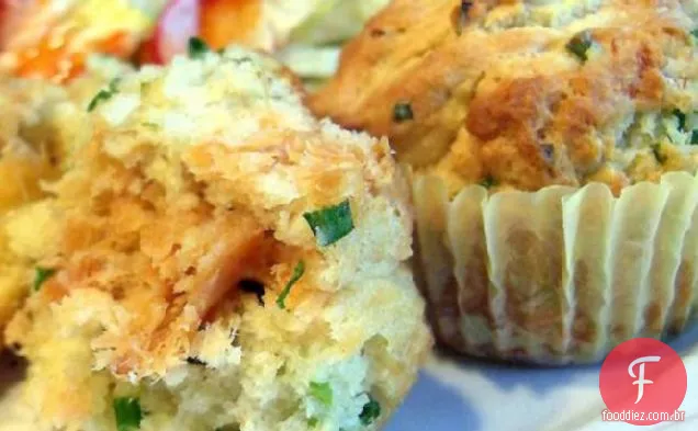 Muffins de salmão e cebolinha