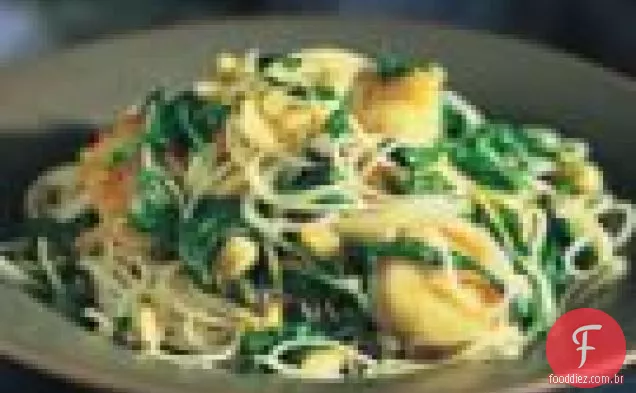 Macarrão De Cabelo De Anjo Com Vieiras E Rúcula