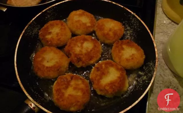 Peixe Branco Com Recheio De Arroz Laranja