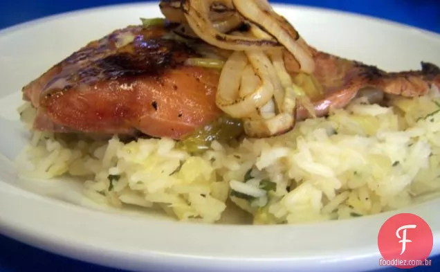 Salmão Chipotle Grelhado Com Arroz De Coentro De Abacaxi