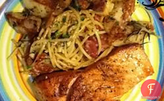 Salmão tomilho com massa de sálvia
