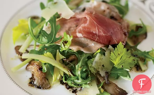 Salada de rúcula com Prosciutto e cogumelos ostra