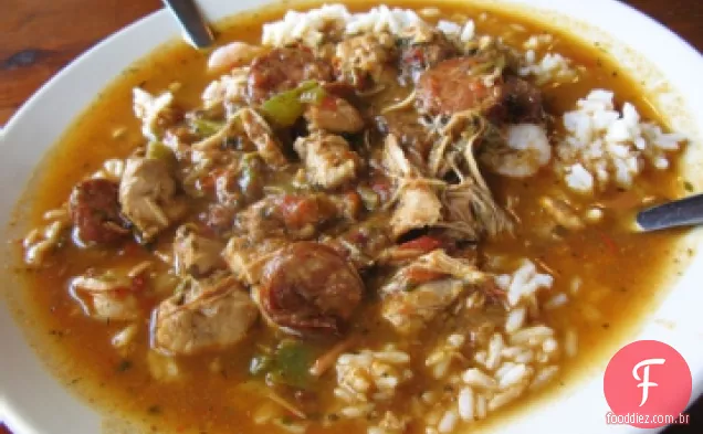 Frutos do mar e Peru-salsicha Gumbo