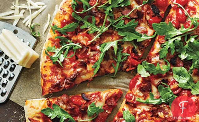 Bacon, tomate e rúcula Pizza