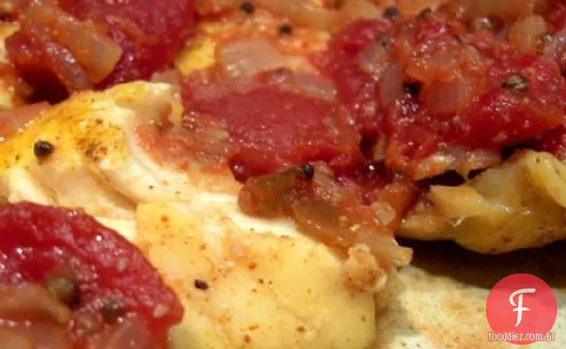 Peixe rei assado / bacalhau em molho de tomate