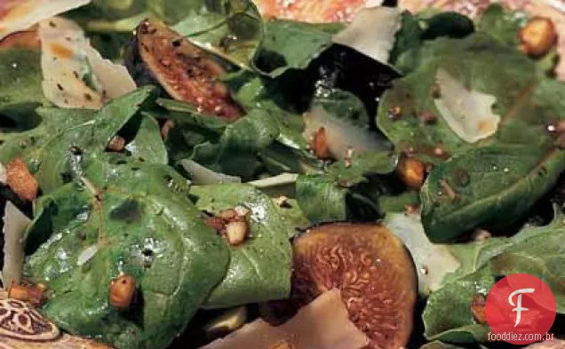 Salada de figo e rúcula com parmesão