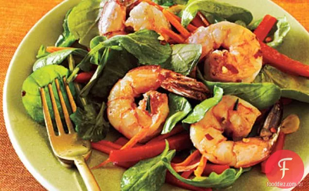 Salada de camarão e rúcula