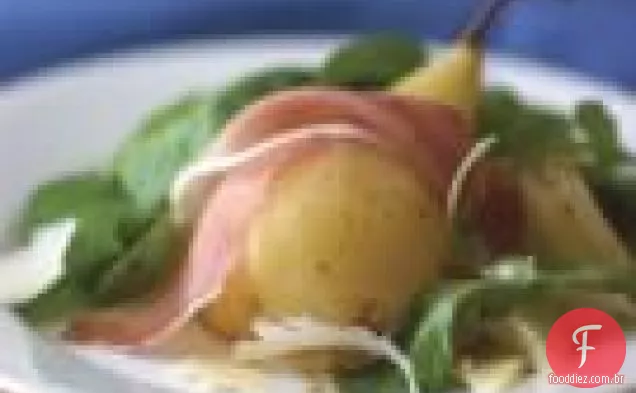 Salada De Pêra Escalfada Com Rúcula, Prosciutto E Parmesão