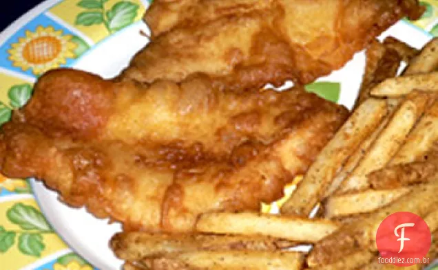 Peixe clássico e batatas fritas