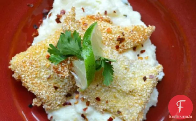 Peixe frito com grãos de Cheddar-tomilho