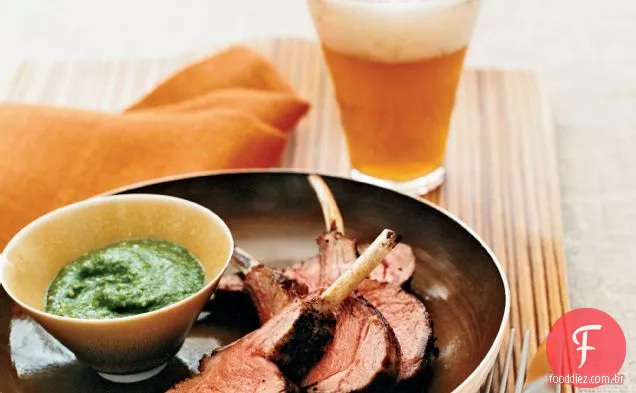 Cremalheira do Cordeiro com pesto da rúcula