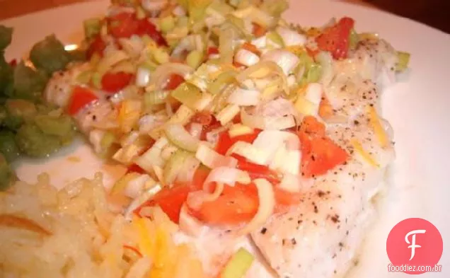 Bacalhau com tomate cereja e cebolinha